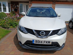 Nissan, QASHQAI, Tekna Hatchback, May 2014, Manual, 1.5 dci (cc), 5 doors Pearl White