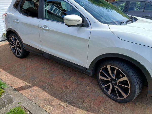 Nissan, QASHQAI, Tekna Hatchback, May 2014, Manual, 1.5 dci (cc), 5 doors Pearl White