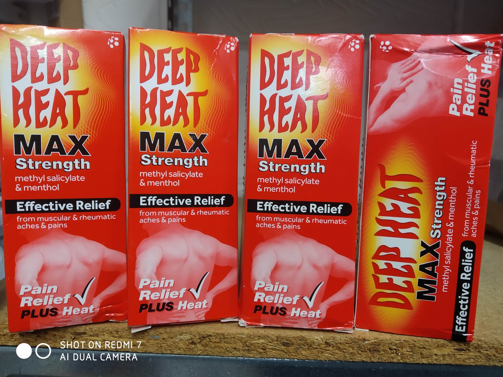 DEEP HEAT MAX STRENGTH HEAT  RUB FAST RELIEF FROM MUSCULAR ACHES AND PAINS 2X 67g