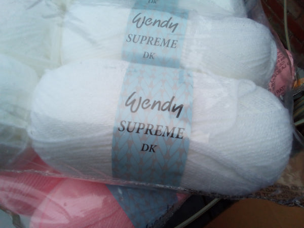 WENDY SUPREME  DOUBLE KNITTING BABY WOOL YARN 5X100G BALLS VARIOUS COLOURS