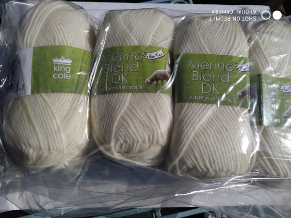 KING COLE MERINO Blend Double Knitting Superwash Wool 4X50g Choose Colour