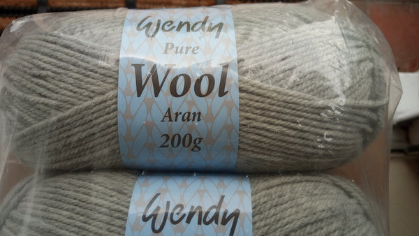 WENDY TRADITIONAL ARAN 100% BRITISH KNITTING WOOL 5X200G BALLS 8 VARIOUS COLOURS