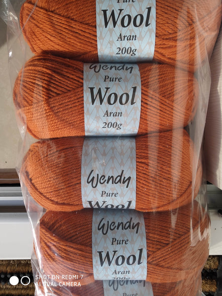 WENDY TRADITIONAL ARAN 100% BRITISH KNITTING WOOL 5X200G BALLS 8 VARIOUS COLOURS