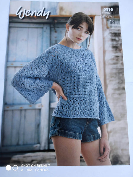 WENDY WOOL DOUBLE KNITTING PATTERN 5762 CHILDS STRIPED SWEATER CREW OR POLO NECK