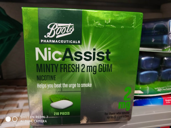 BOOTS NICASSIST MEDICATED MINT CHEWING GUM 210 PIECES 2MG NICOTINE EXPIRY 2025