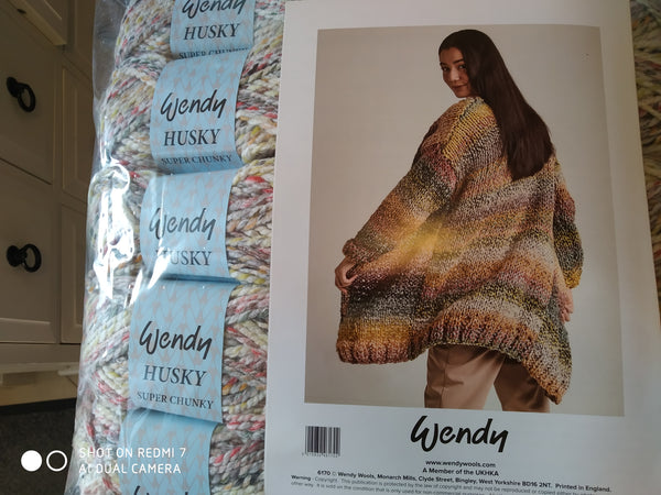 WENDY SUPER CHUNKY KNITTING PATTERN 6171 LADIES BUBBLE SLEEVE JACKET 32"-48"