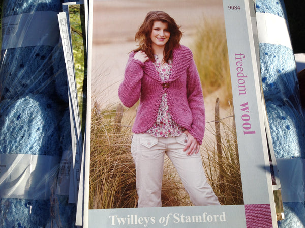 WENDY DOUBLE KNITTING WOOL KNITTING PATTERN LEAFLET 5517 Ladies Cabled Cardigan
