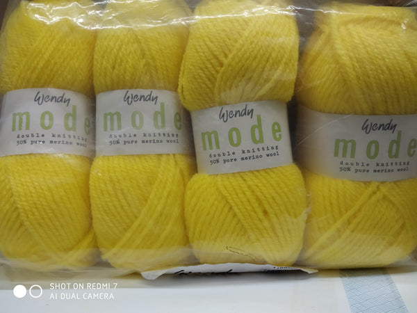 WENDY MODE DOUBLE KNITTING KNITTING  50% MERINO  WOOL YARN 4X50G BALLS NEW