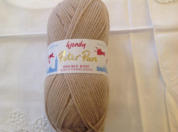 WENDY PETER PAN DOUBLE KNITTING WOOL YARN 5X50G BALLS 13 VARIOUS COLOURS AVAILABLE